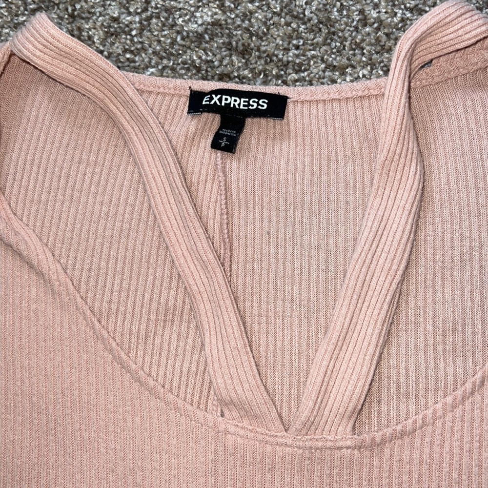 Express Cutout Top - Picture 5 of 8